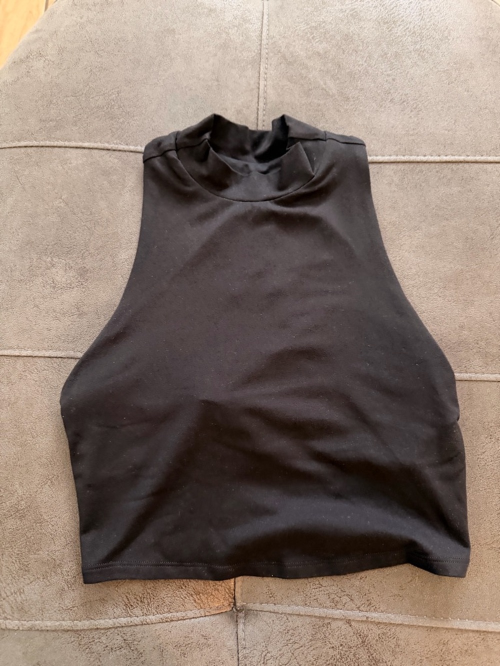 Alo Mock Neck Black Crop Tank Top - Women
